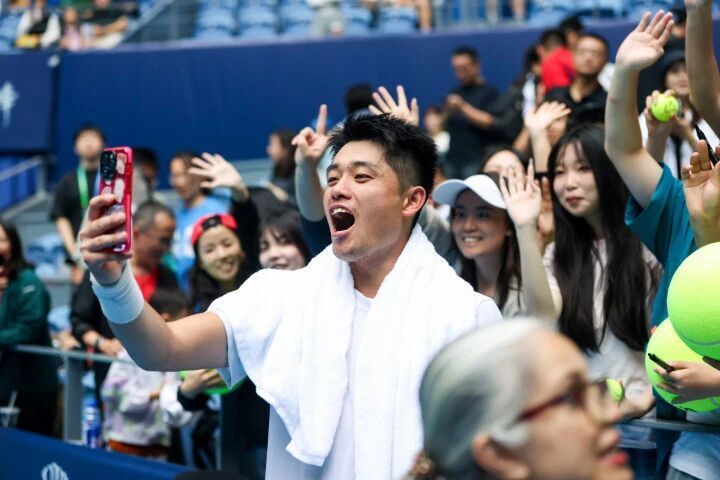 直落两盘, 球迷的加油