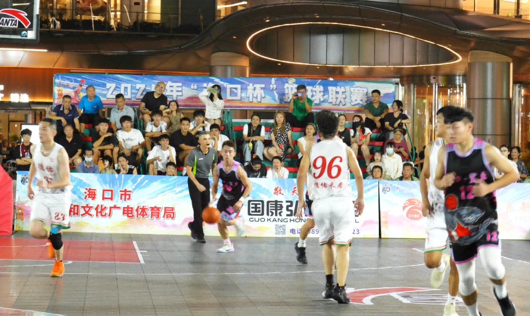 赛事期间海, 客奉献了视