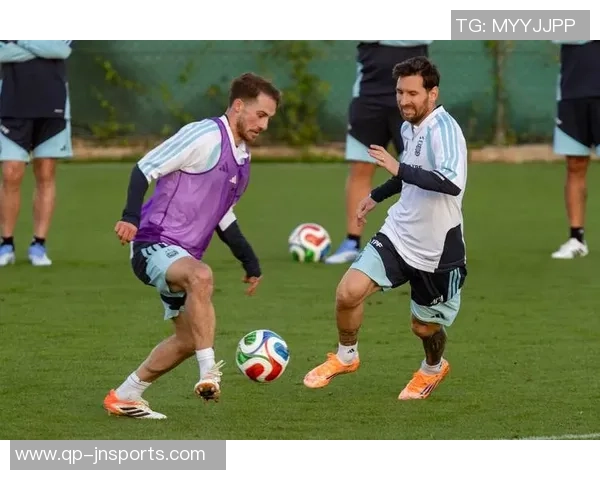 阿根廷与墨西哥足球友谊赛精彩对决展现两国足球魅力与团结精神