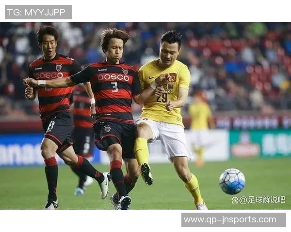 鹿岛鹿角与广岛三箭首回合激战回顾及精彩瞬间分析